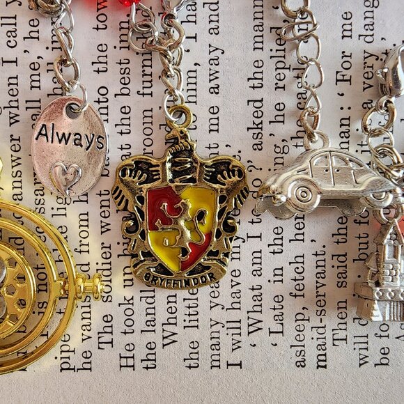 Assorted lot of 12 Harry Potter Jewelry Charms Bracelet Necklace Gold Silver - Picture 6 of 10
